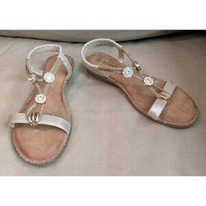 Sz 9 Patrizia Spring Step Soft Gold Charmer Sandals T-Strap Crystal Strap Jewels